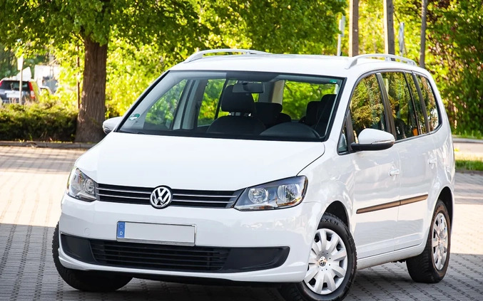 Volkswagen Touran cena 32900 przebieg: 204000, rok produkcji 2013 z Dobra małe 631